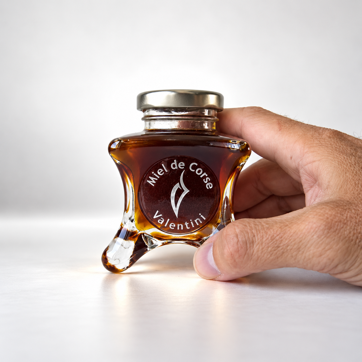 Miel_de_maquis_Barocco_avec_main_-_150g